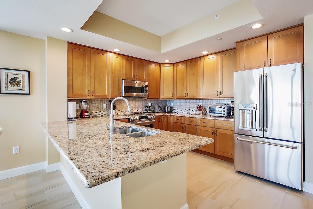 DOLPHIN KEY CONDO - Residential