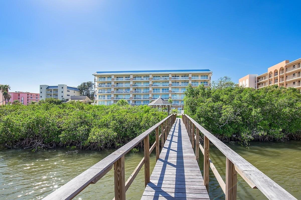 DOLPHIN KEY CONDO - Residential