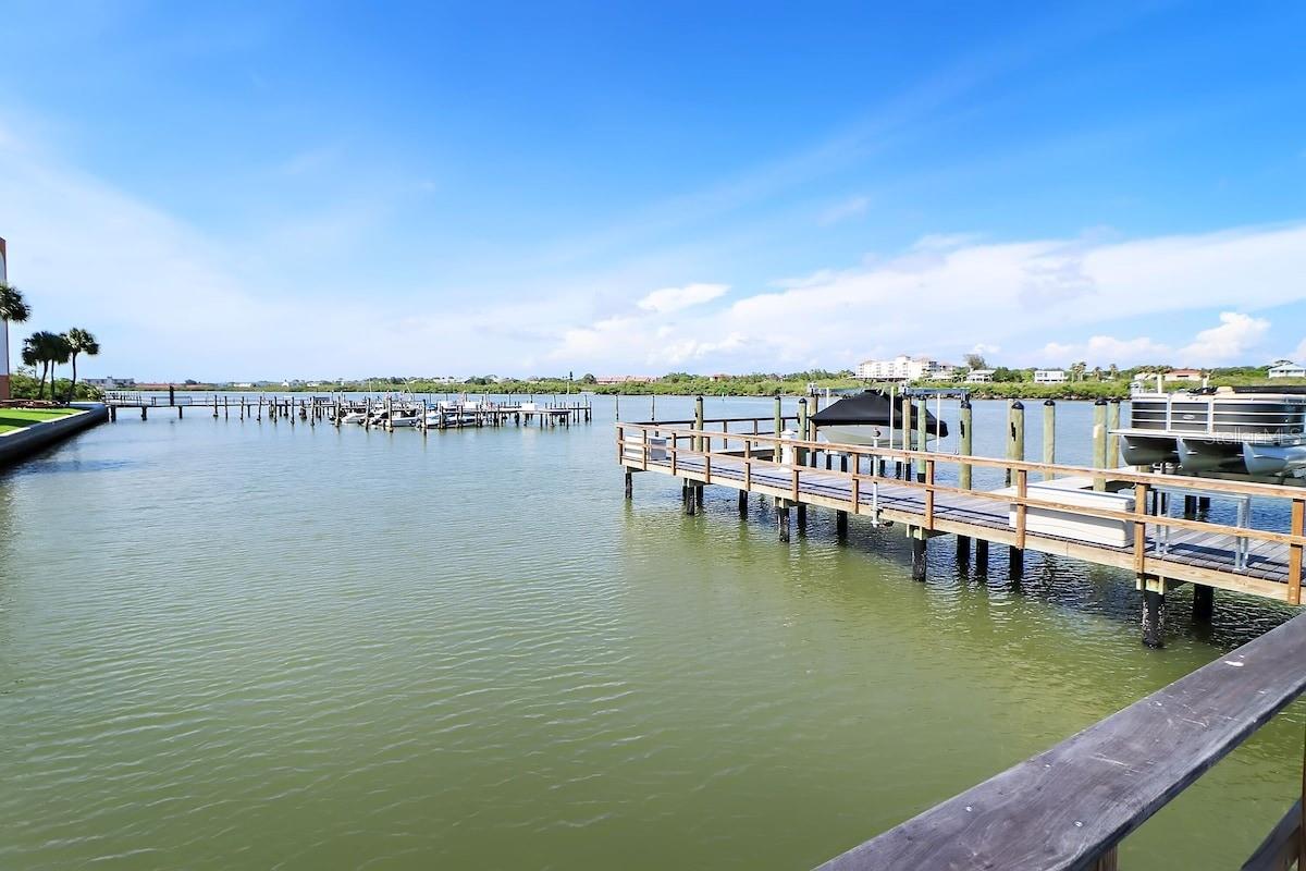 DOLPHIN KEY CONDO - Residential