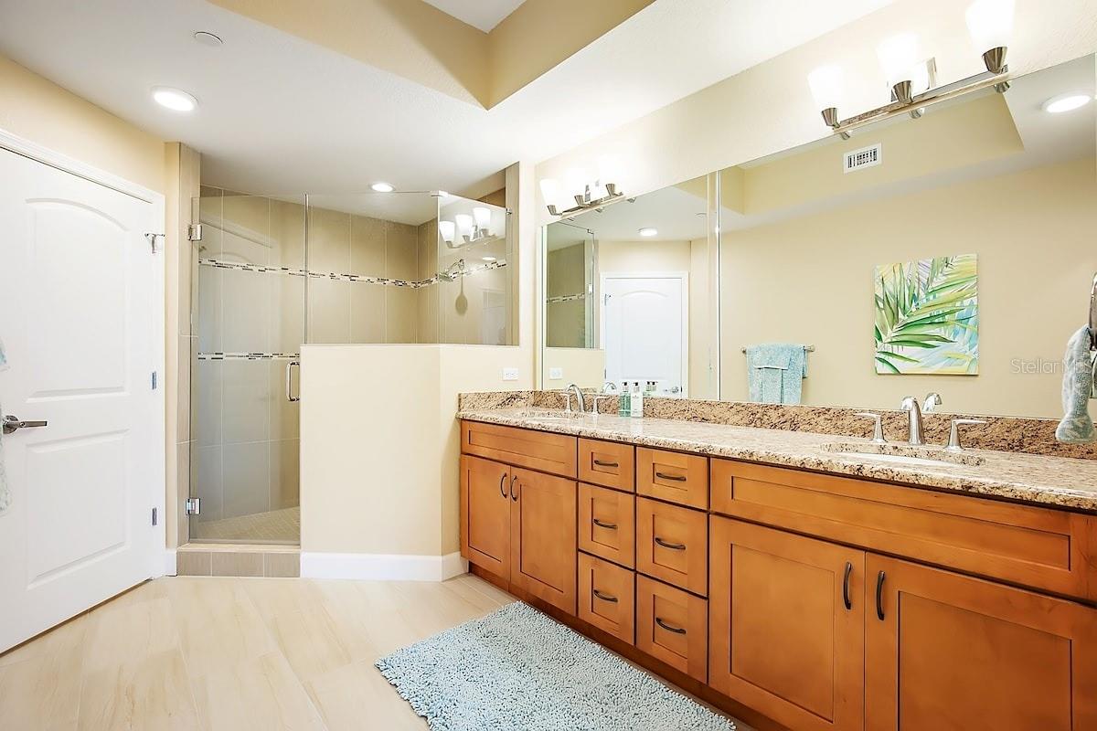 DOLPHIN KEY CONDO - Residential