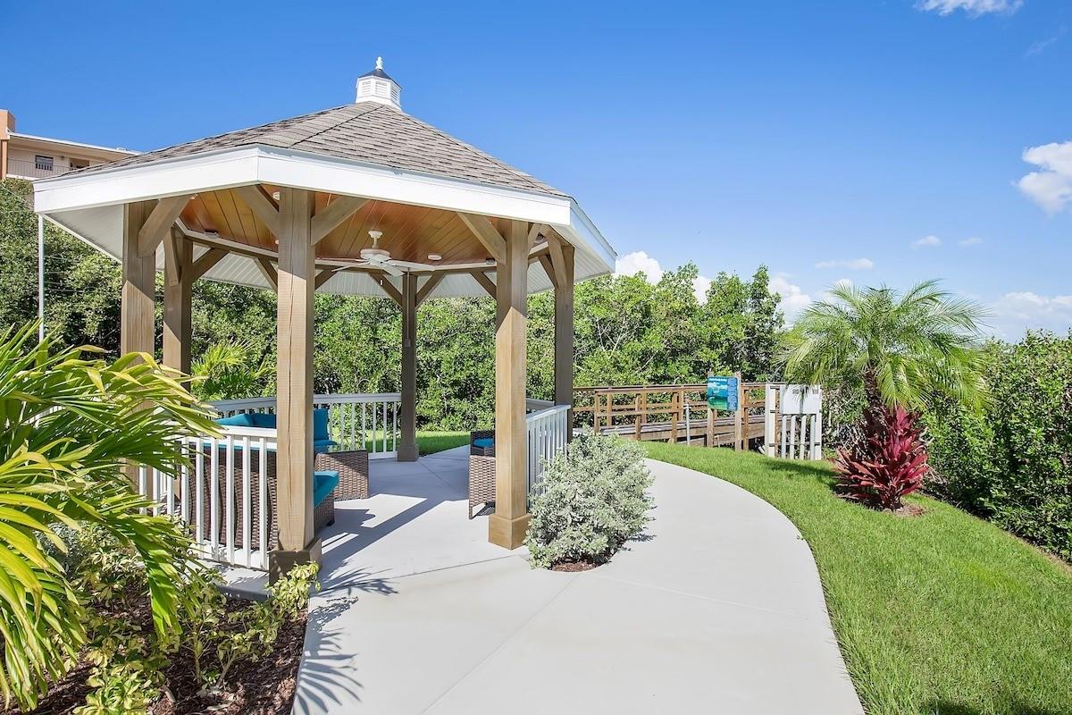 DOLPHIN KEY CONDO - Residential