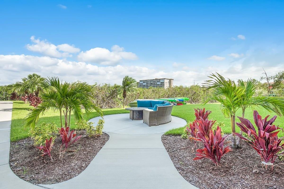 DOLPHIN KEY CONDO - Residential