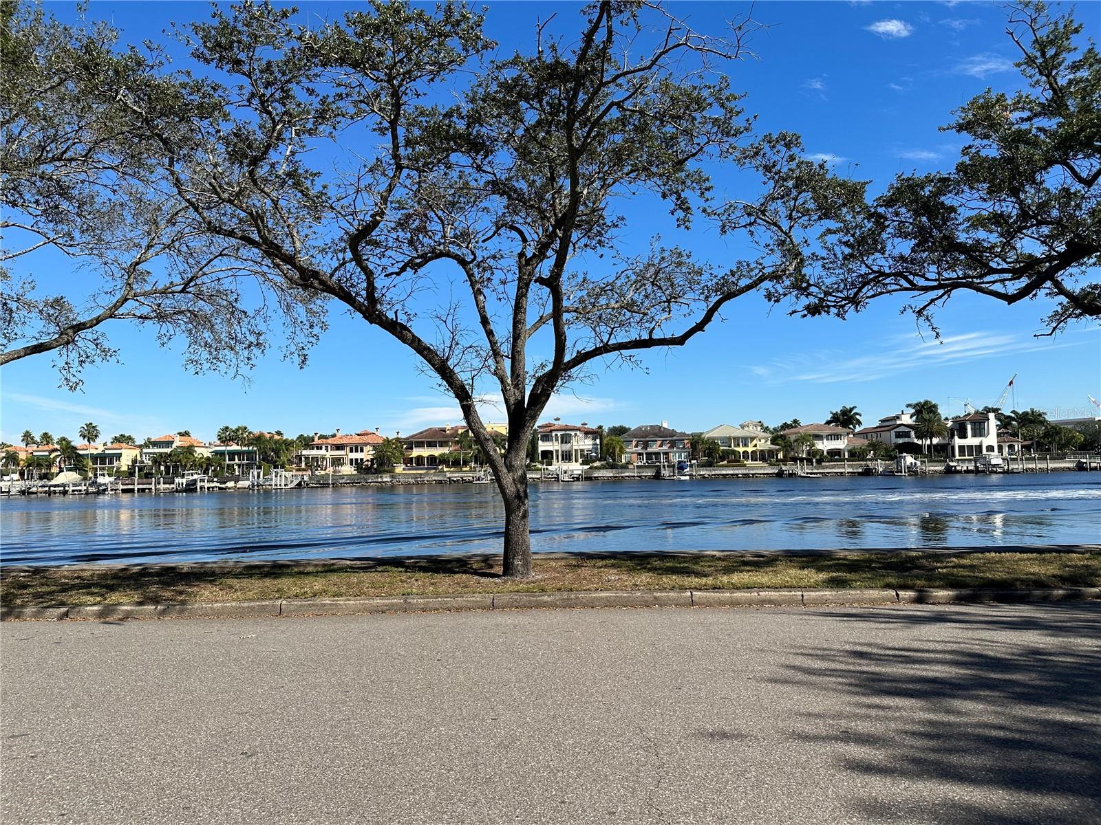 DAVIS ISLANDS PB10 PG52 TO 57 - Land