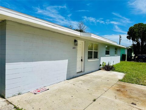 A home in DAYTONA BEACH