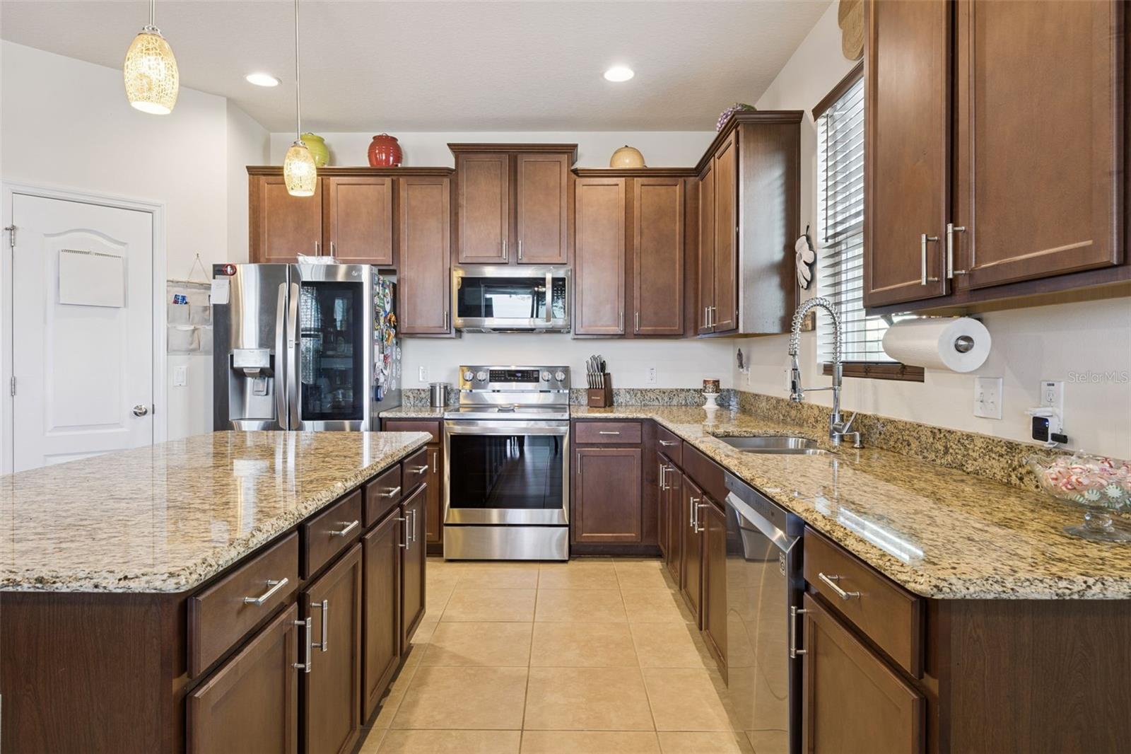 WATERSIDE POINTE - Residential