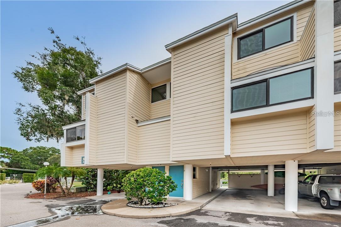 ISLAND CLUB OF TARPON - Residential