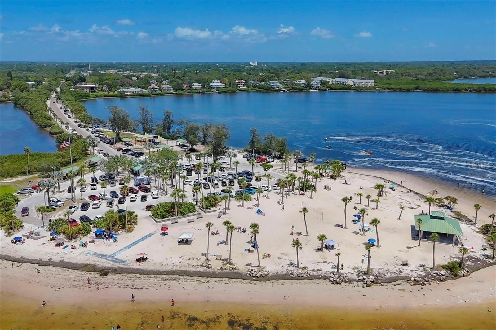 ISLAND CLUB OF TARPON - Residential