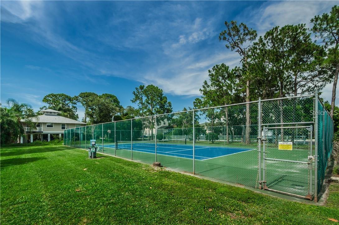 ISLAND CLUB OF TARPON - Residential