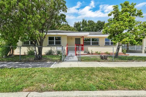 Photo of 3208 N Avenida Republica De Cuba, Tampa, FL 33605 (MLS # TB8414188) Photo of 3208 N Avenida Republica De Cuba, Tampa, FL 33605 (MLS # TB8414188)