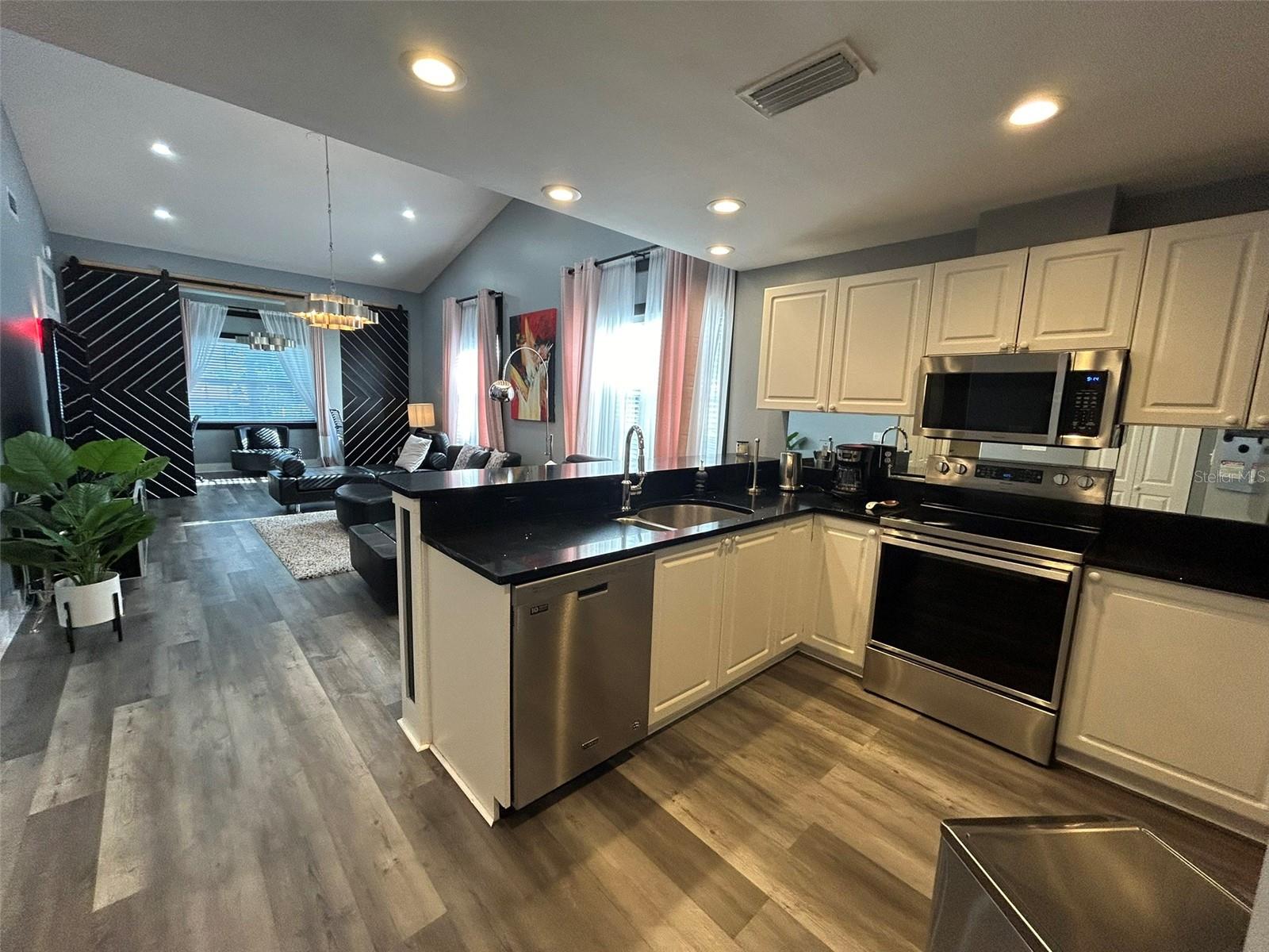 BOLLETTIERI RESORT VILLAS III - Residential