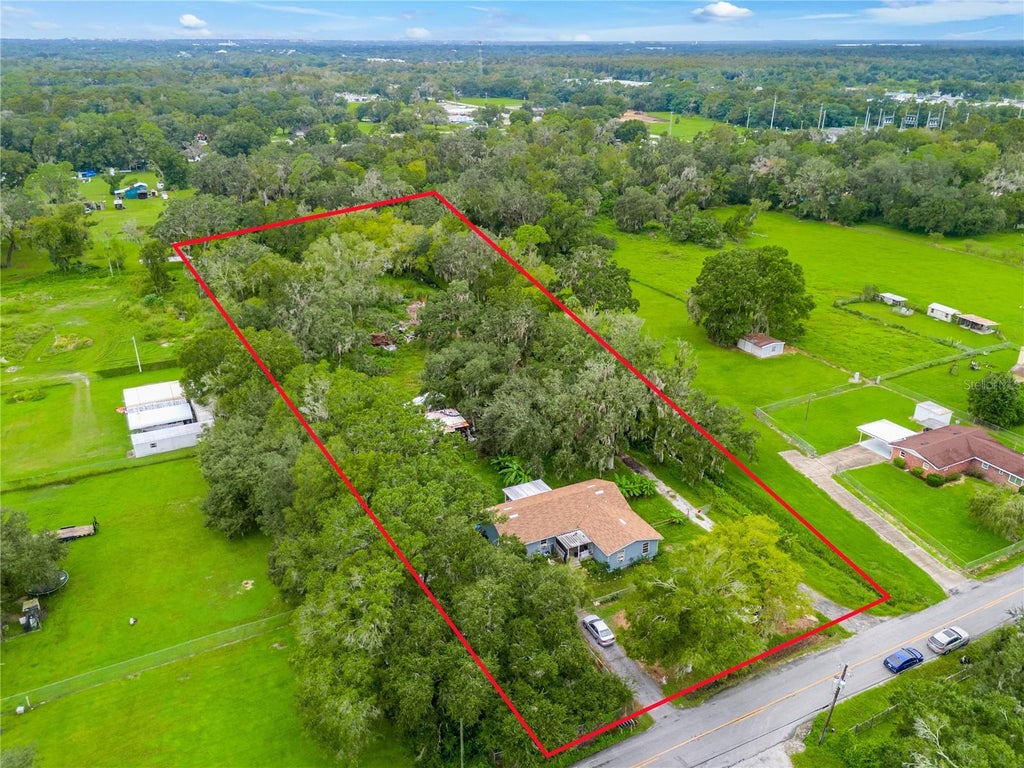Photo of 215 John Carroll Road E, Lakeland, FL 33801 (MLS # O6447306)