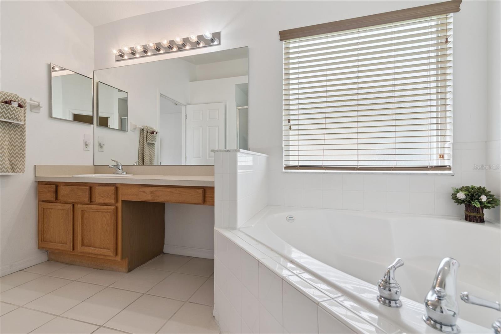 LAKE BERKLEY RESORT PH 02 - Residential