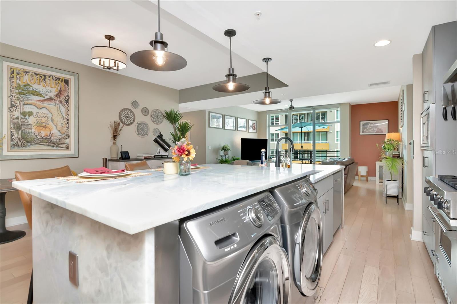 GRAND CENTRAL AT KENNEDY RESID - Residential