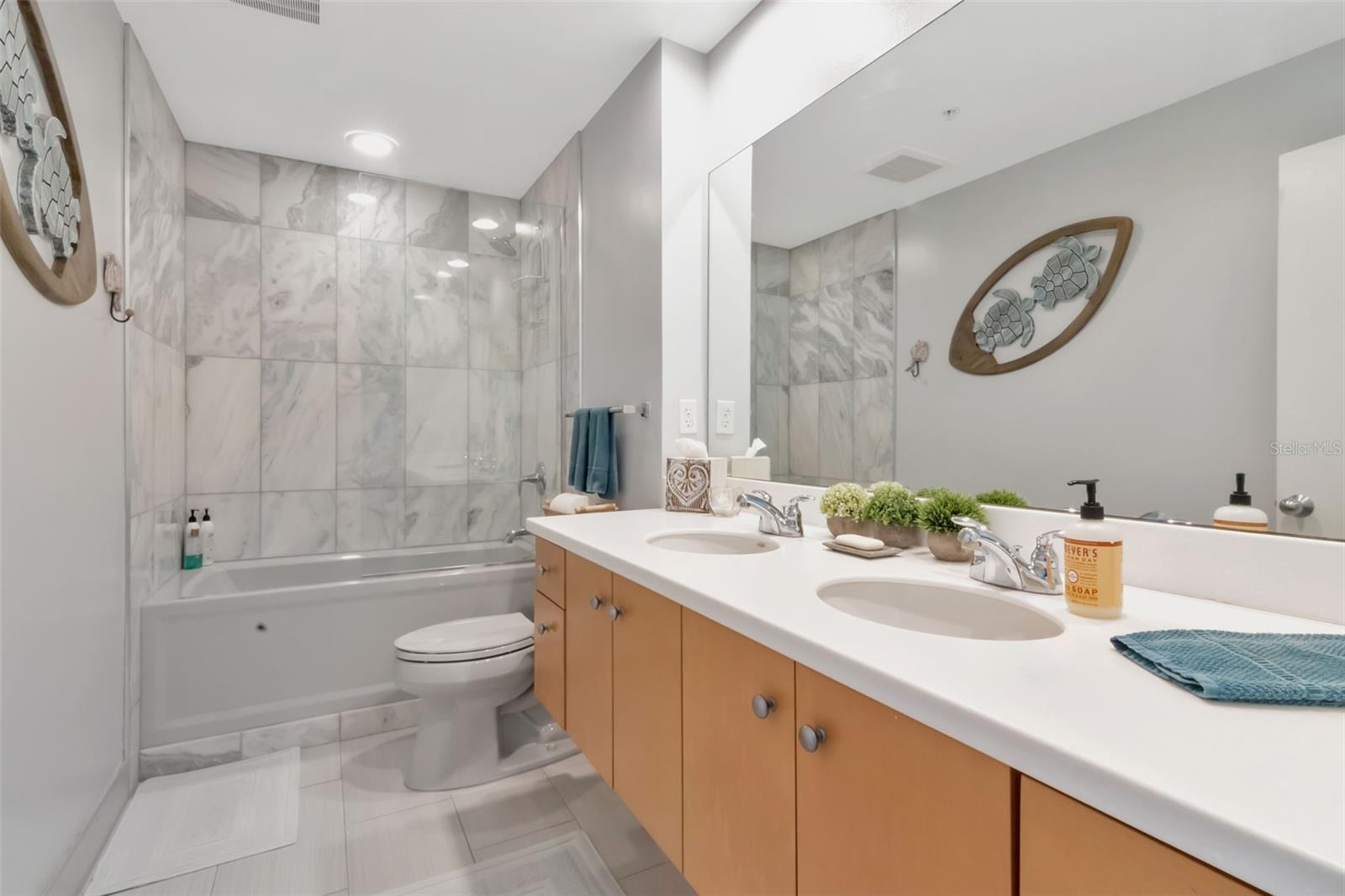 GRAND CENTRAL AT KENNEDY RESID - Residential