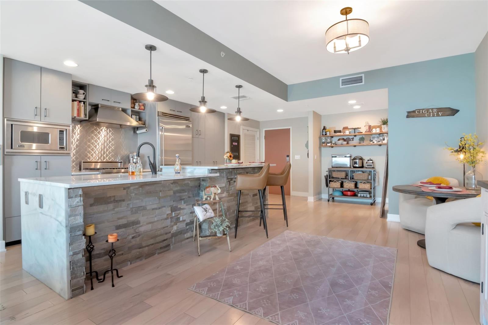 GRAND CENTRAL AT KENNEDY RESID - Residential