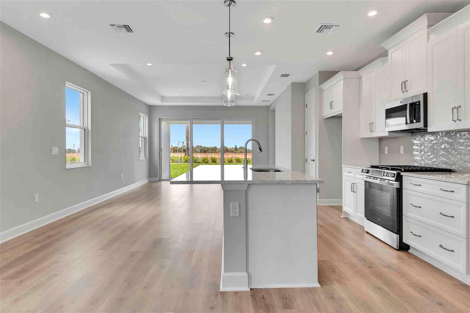 CRESSWIND AT LAKE HARRIS - Residential