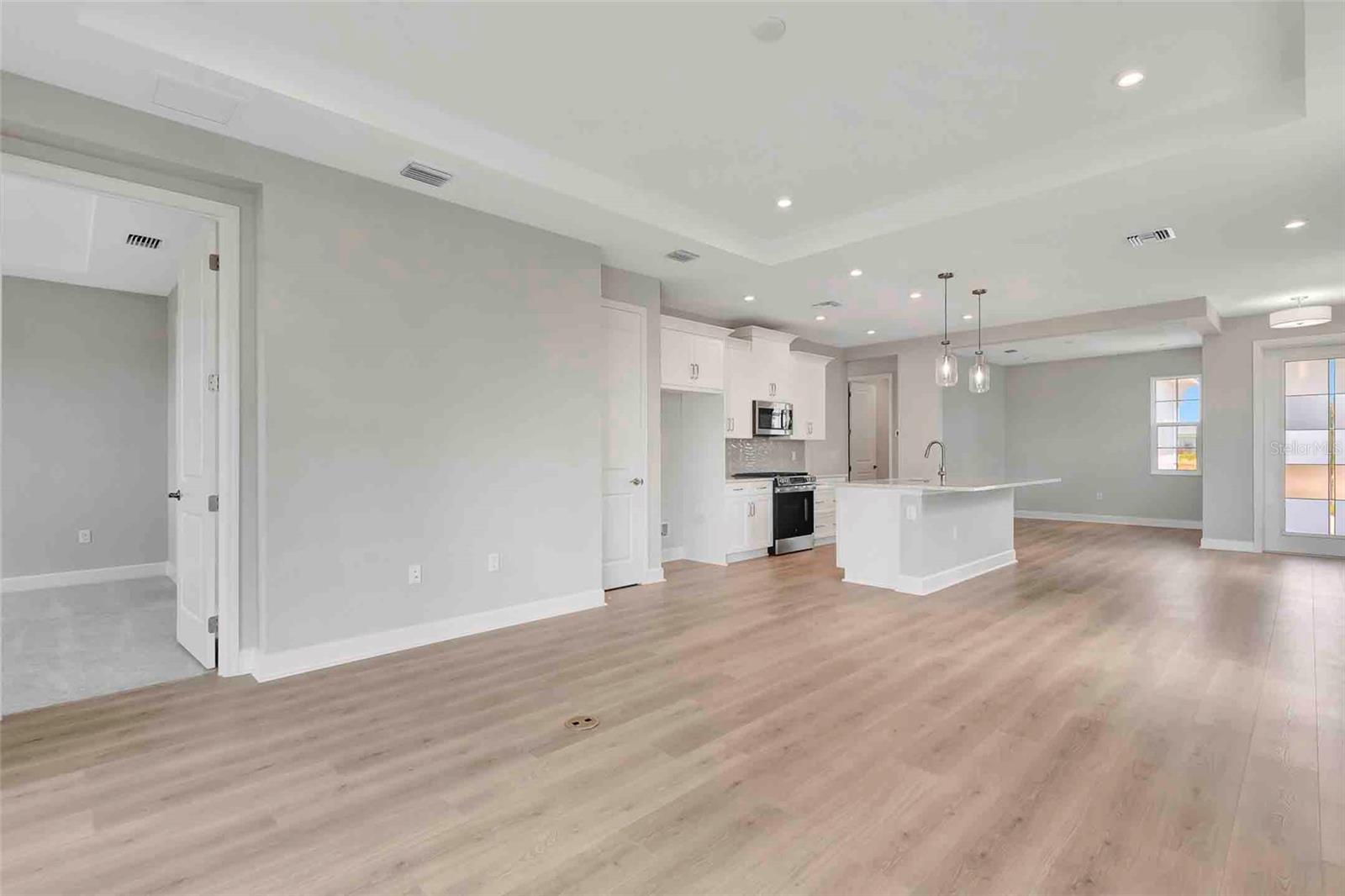 CRESSWIND AT LAKE HARRIS - Residential