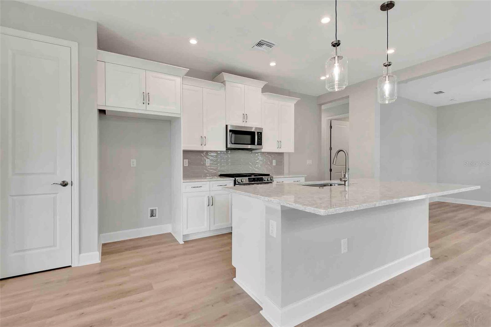 CRESSWIND AT LAKE HARRIS - Residential