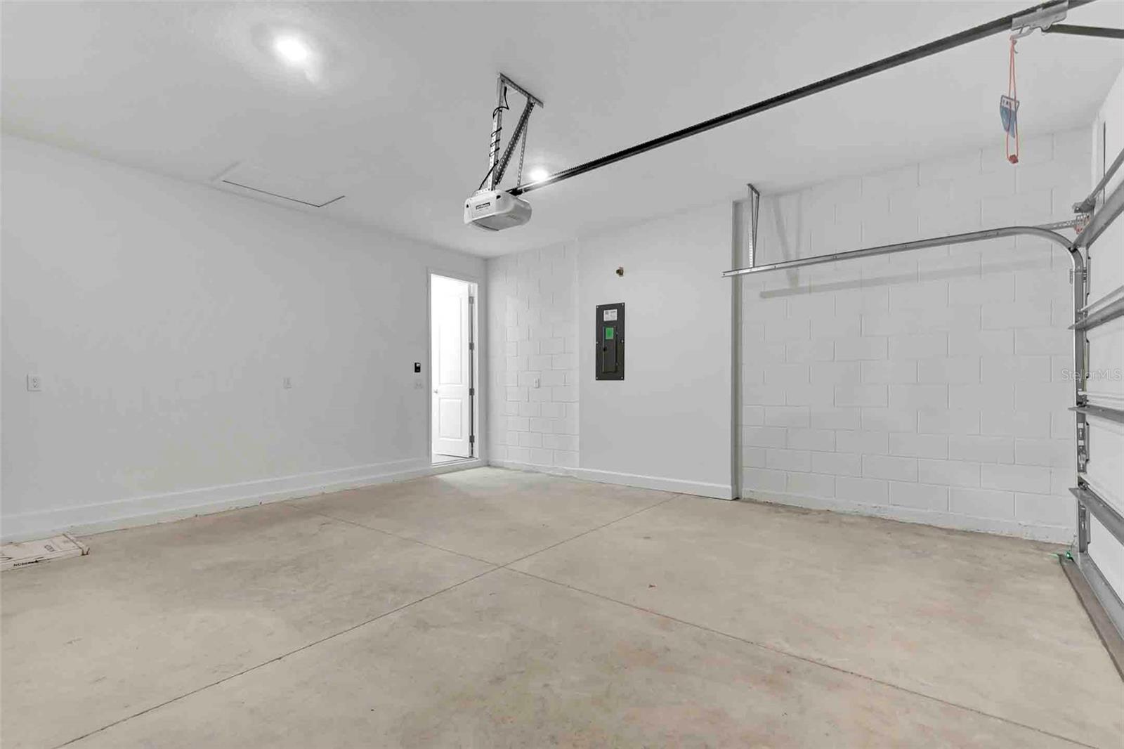 CRESSWIND AT LAKE HARRIS - Residential