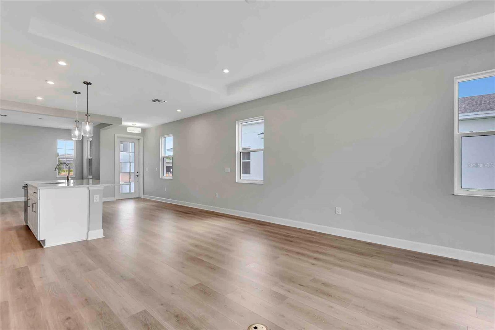 CRESSWIND AT LAKE HARRIS - Residential