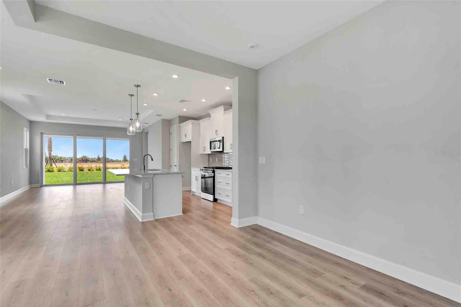 CRESSWIND AT LAKE HARRIS - Residential