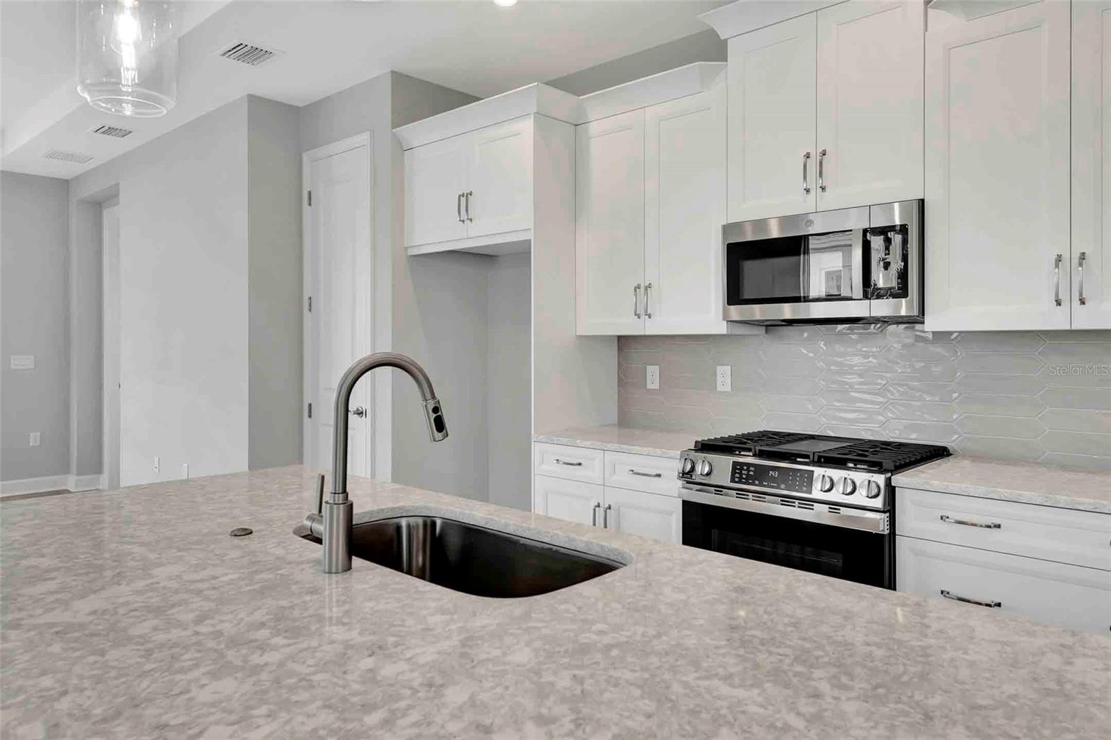 CRESSWIND AT LAKE HARRIS - Residential