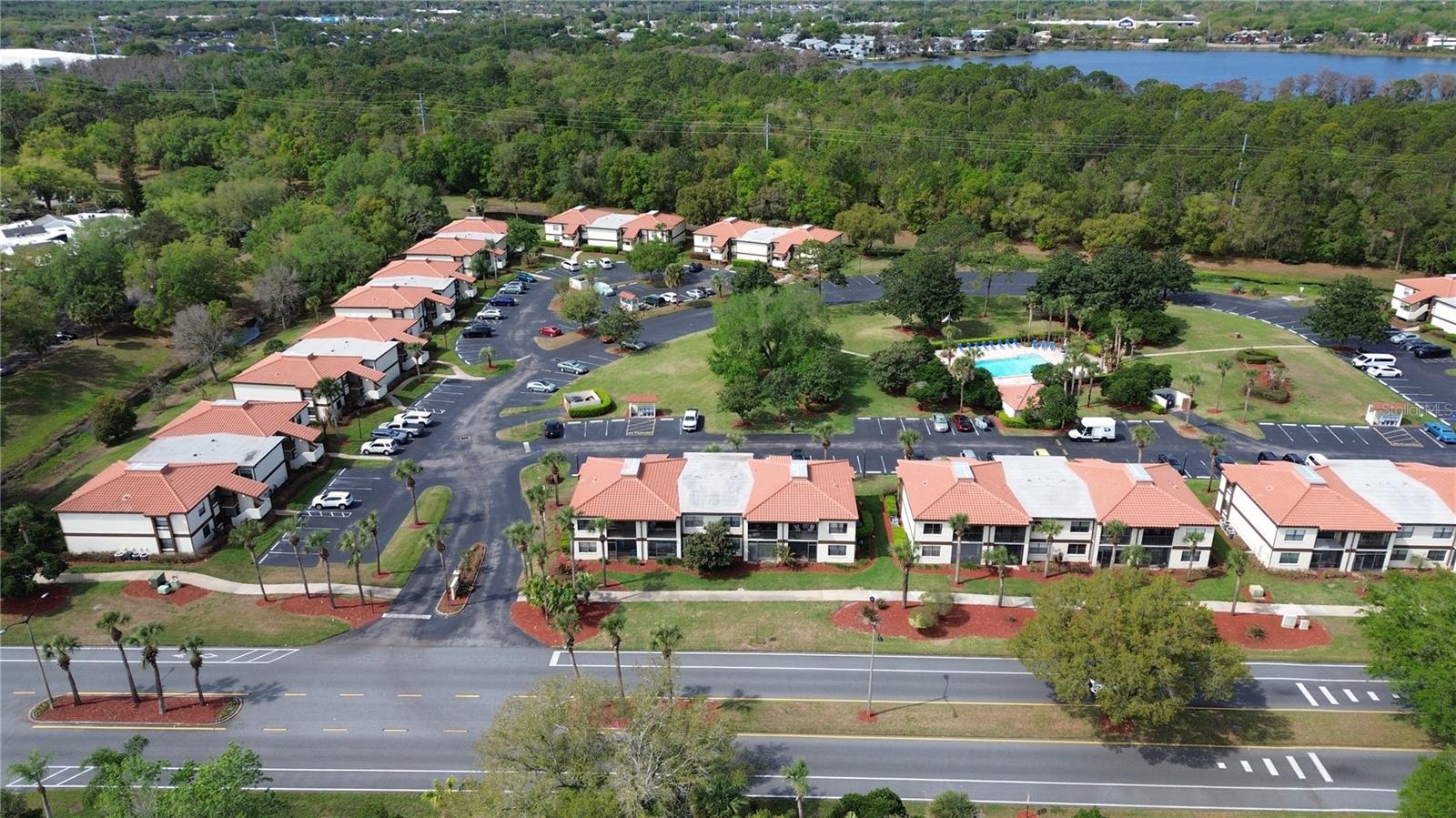 WILLOWPOINTE CONDO PH 01 - Residential