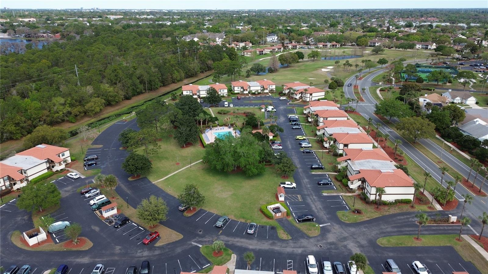 WILLOWPOINTE CONDO PH 01 - Residential