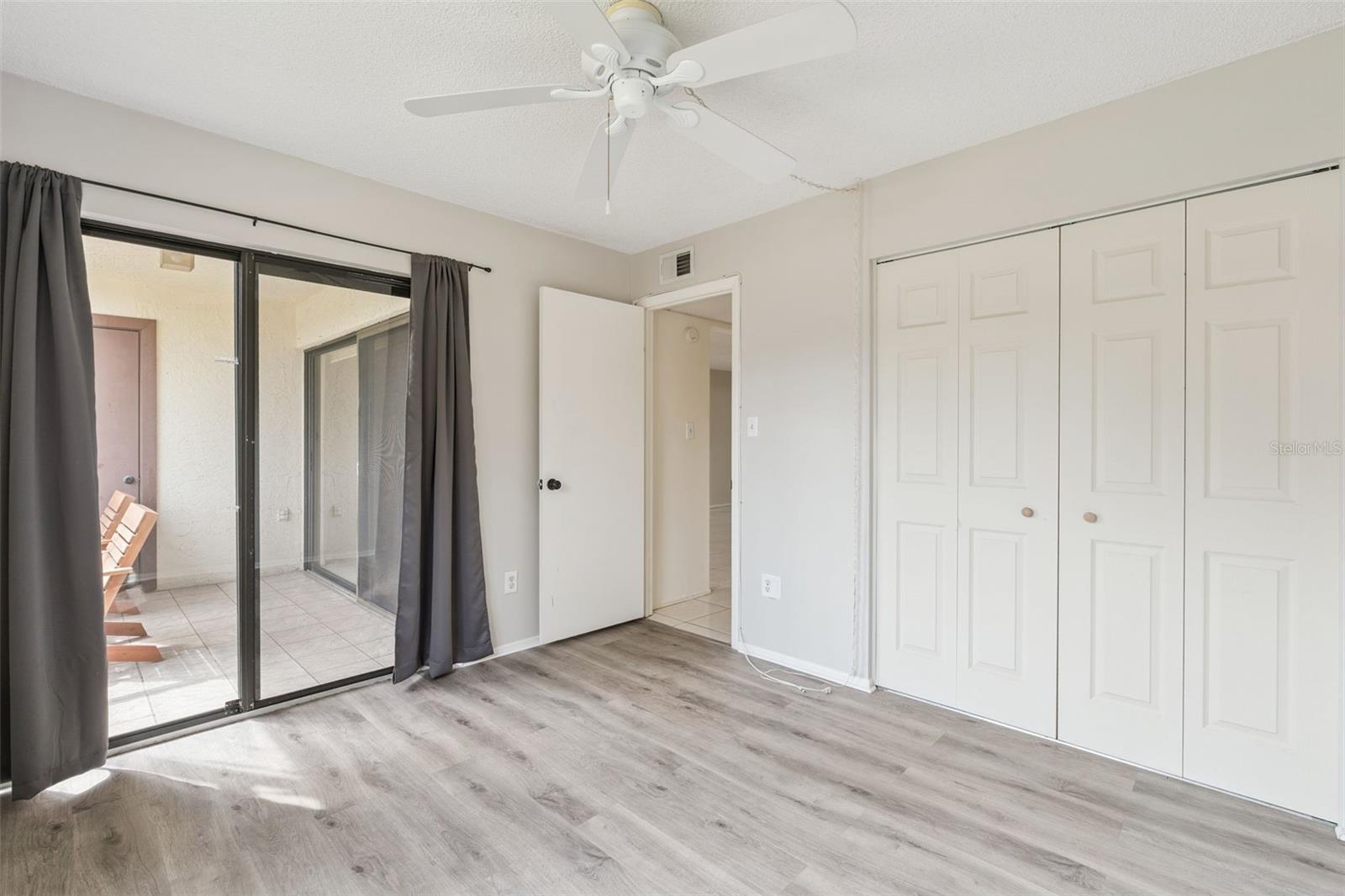 WILLOWPOINTE CONDO PH 01 - Residential