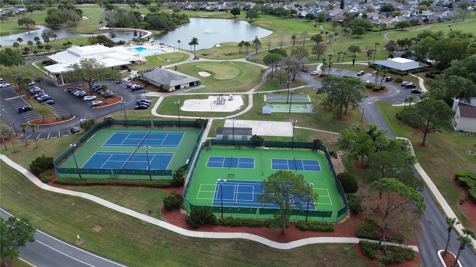 WILLOWPOINTE CONDO PH 01 - Residential