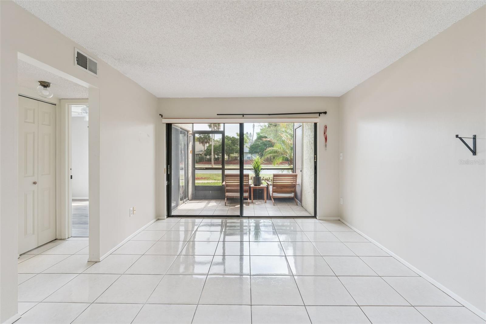 WILLOWPOINTE CONDO PH 01 - Residential