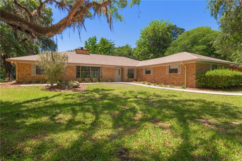 A home in DUNNELLON