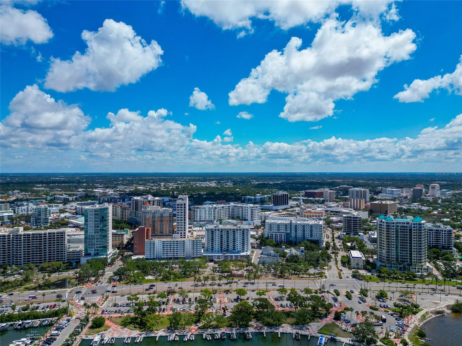 DOLPHIN TOWER - Residential
