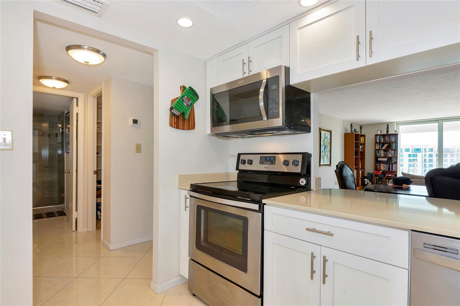 DOLPHIN TOWER - Residential