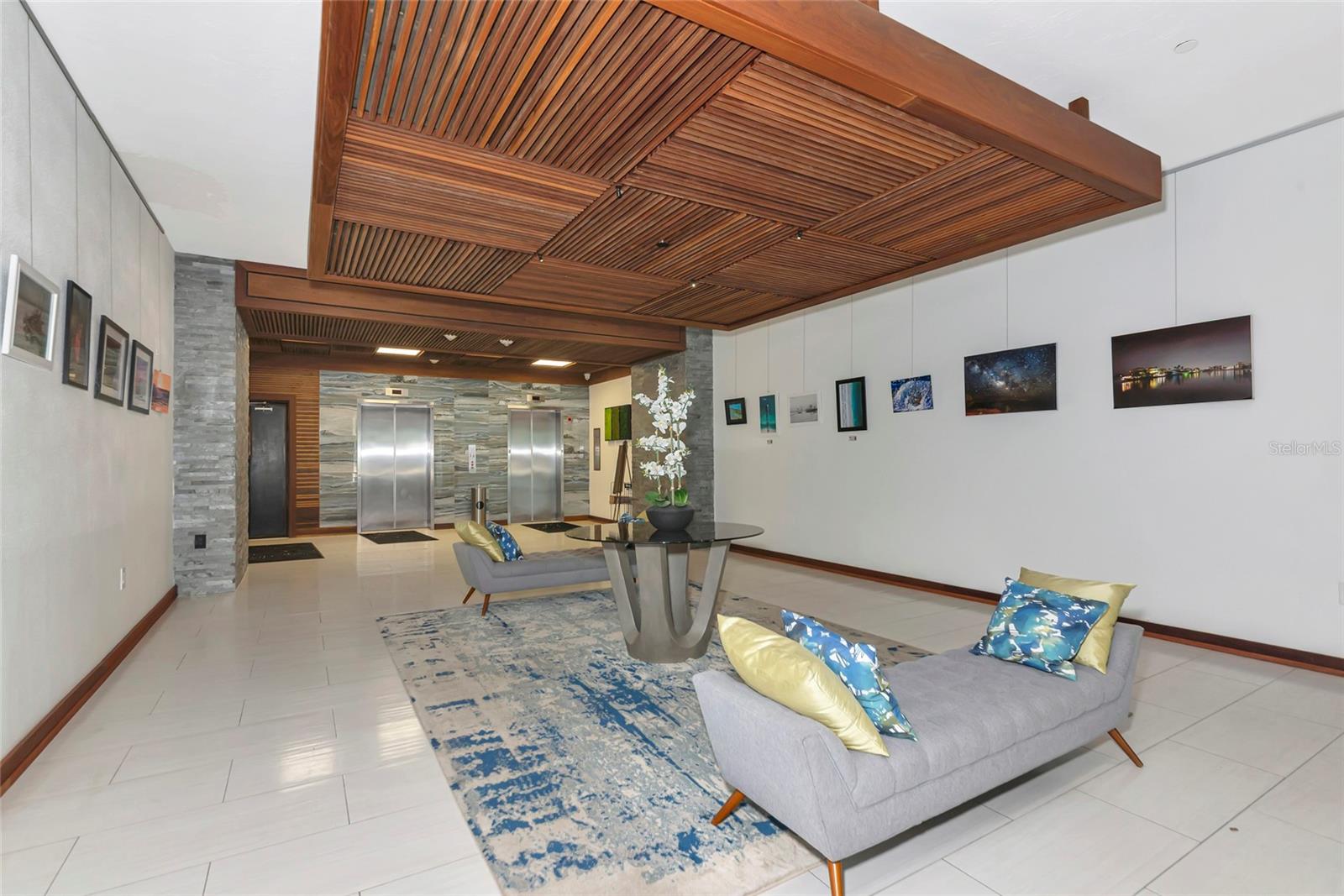 DOLPHIN TOWER - Residential