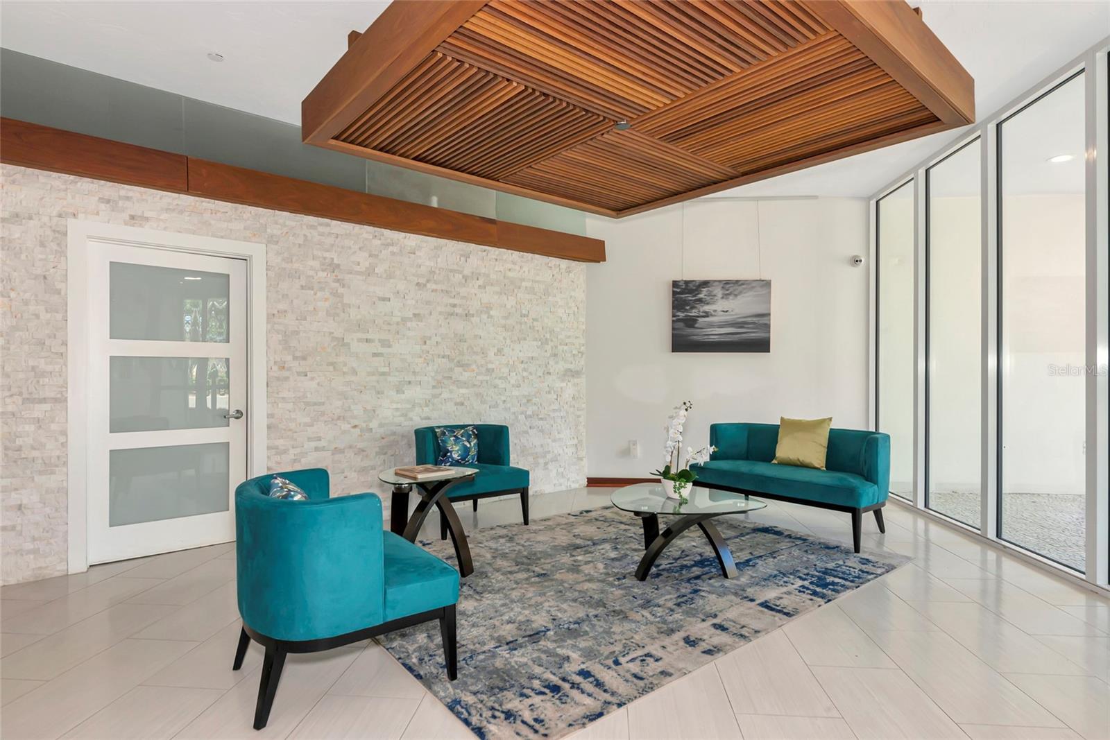 DOLPHIN TOWER - Residential