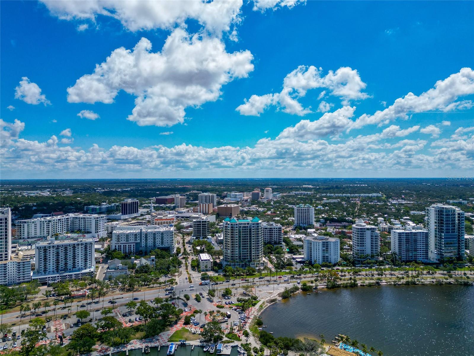 DOLPHIN TOWER - Residential