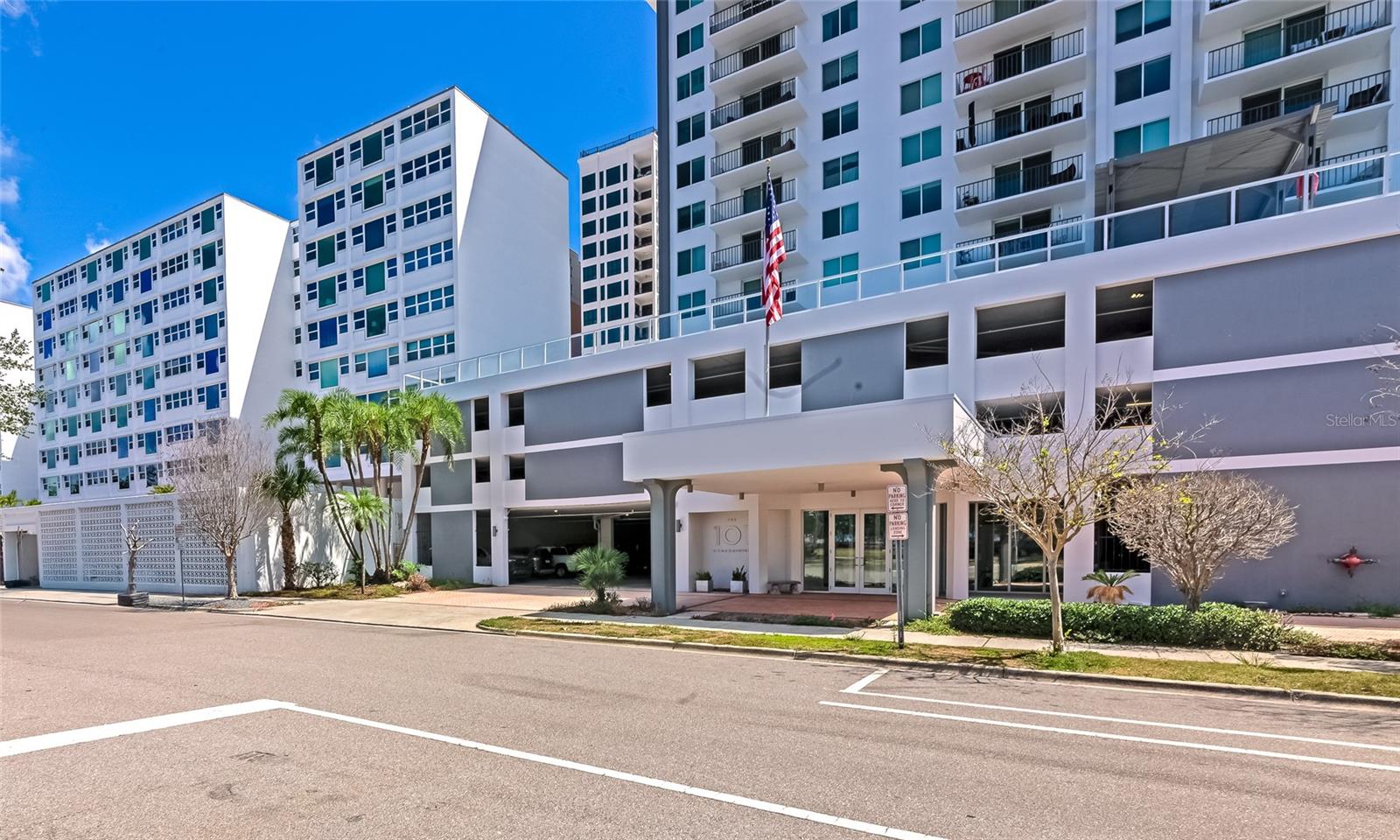 DOLPHIN TOWER - Residential