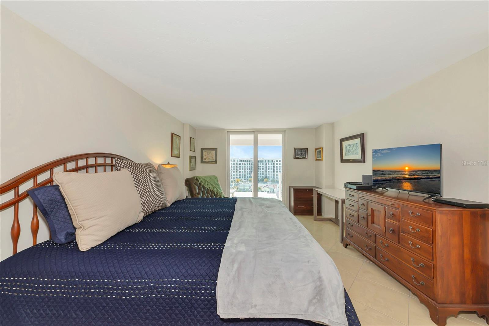 DOLPHIN TOWER - Residential