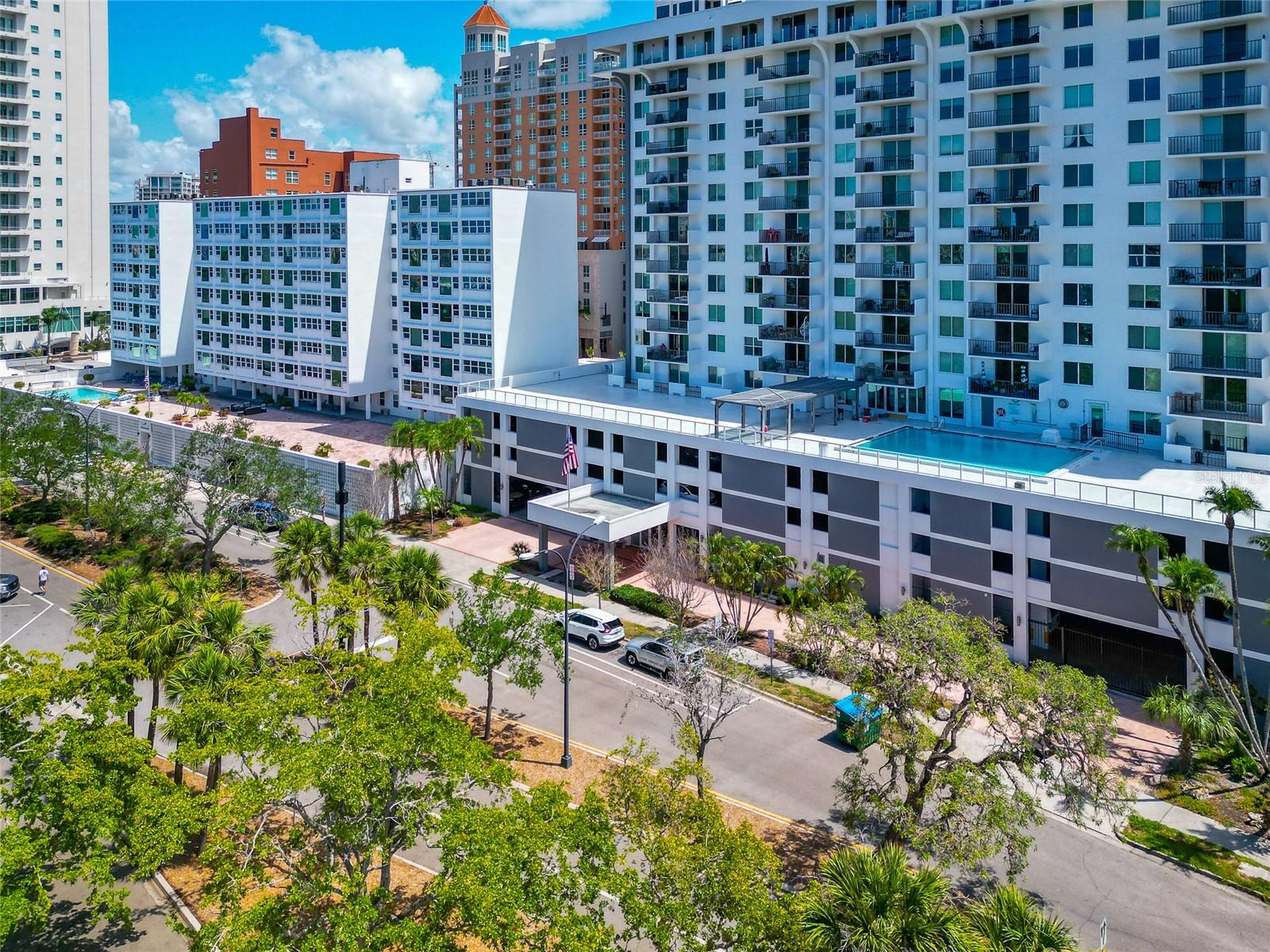 DOLPHIN TOWER - Residential