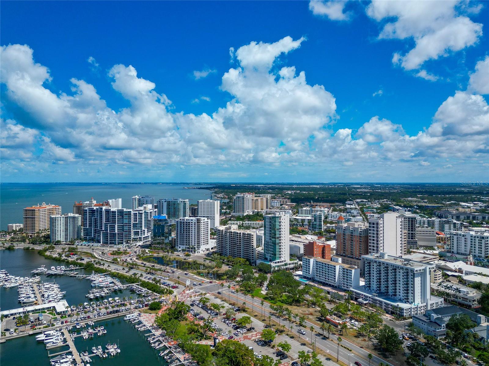 DOLPHIN TOWER - Residential