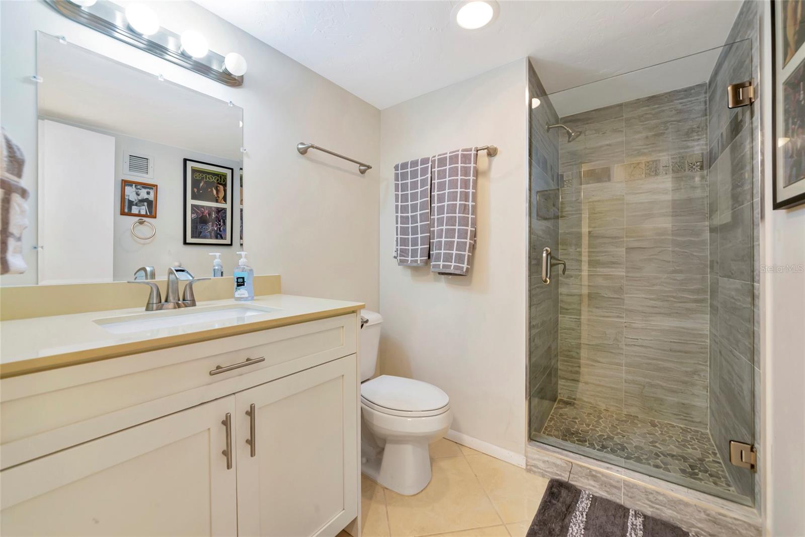 DOLPHIN TOWER - Residential