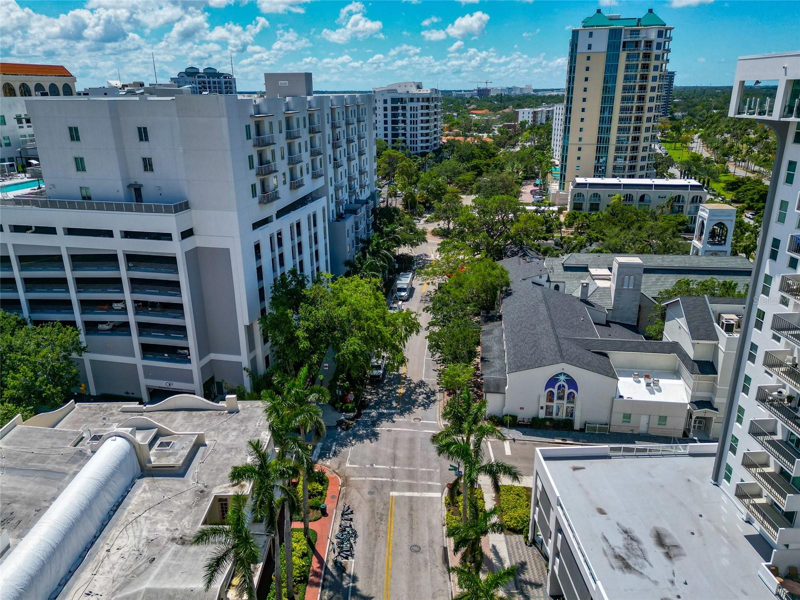DOLPHIN TOWER - Residential