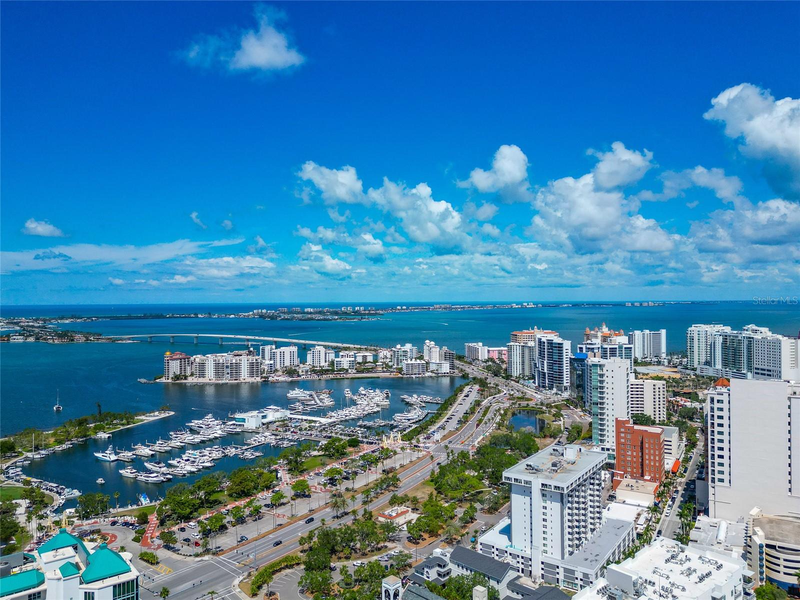 DOLPHIN TOWER - Residential