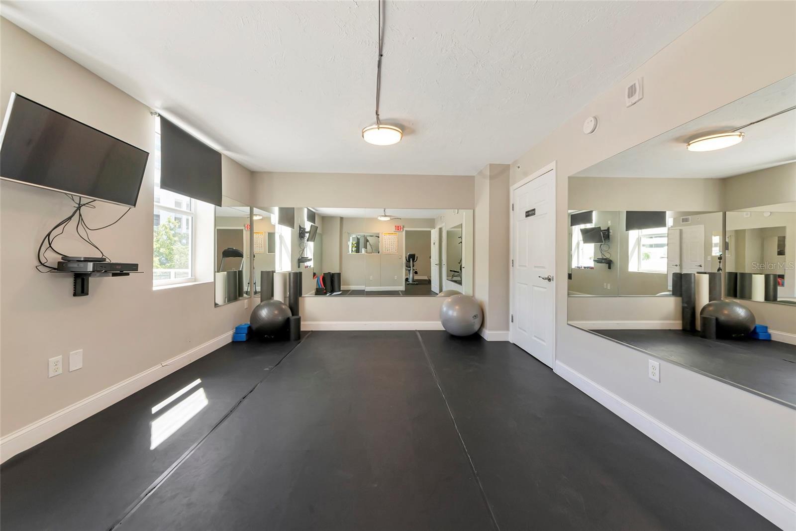 DOLPHIN TOWER - Residential