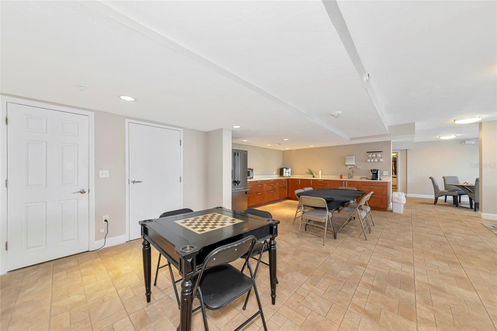 DOLPHIN TOWER - Residential