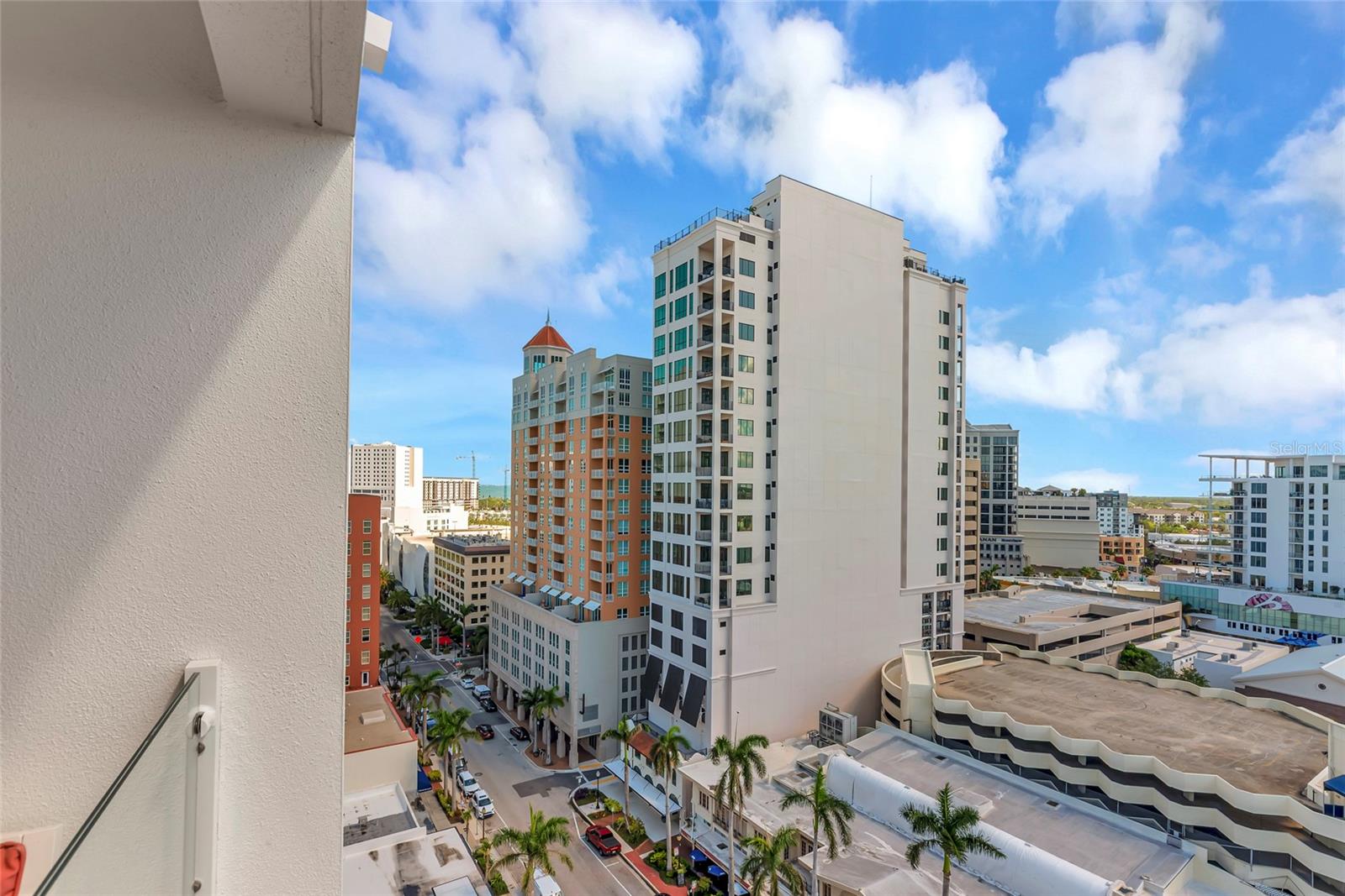 DOLPHIN TOWER - Residential