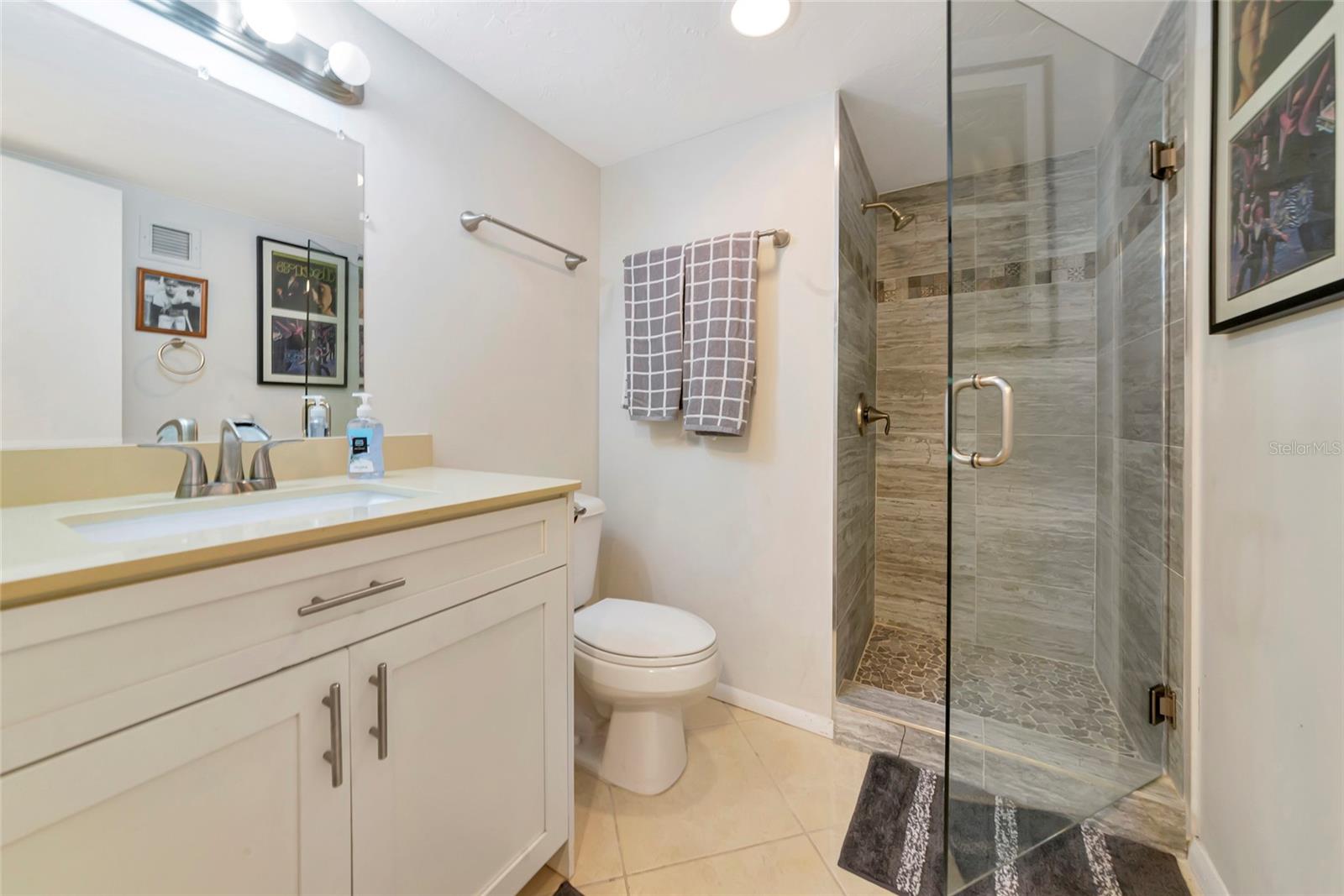 DOLPHIN TOWER - Residential