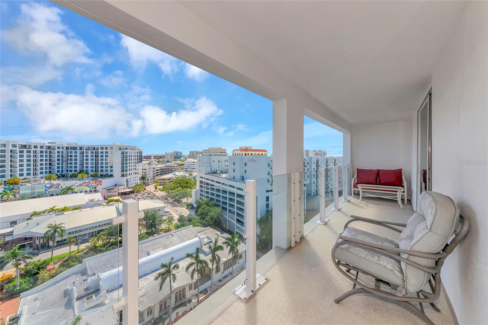 DOLPHIN TOWER - Residential