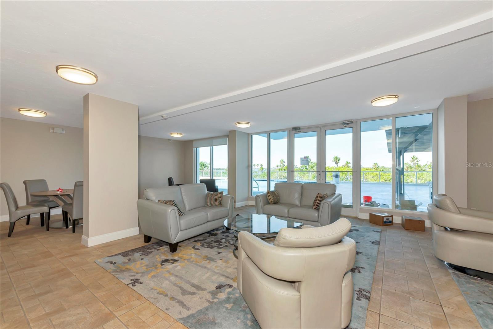 DOLPHIN TOWER - Residential